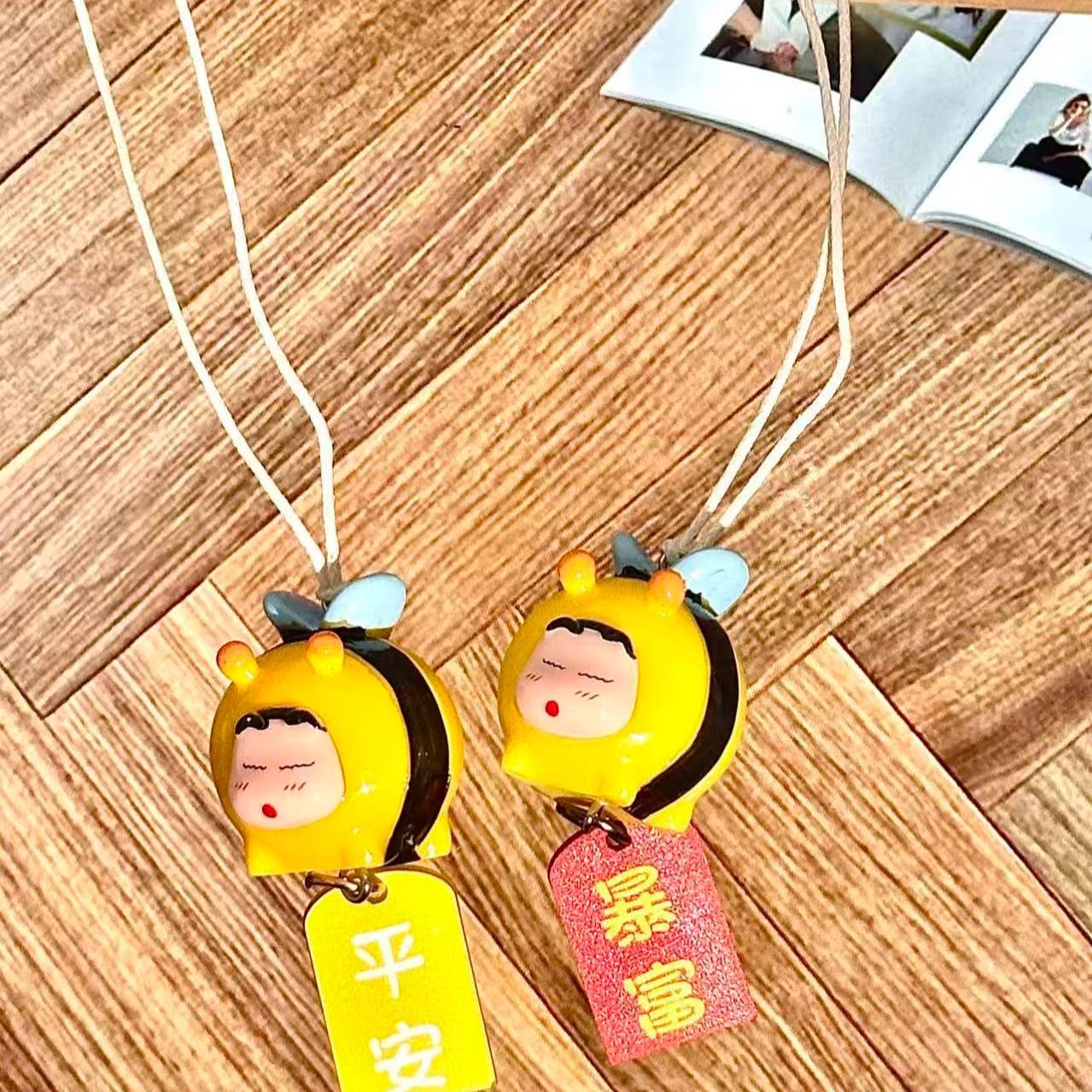 Crayon Shin-chan Bienen-Cospla – Decorative Mirror Bewertung und Preis