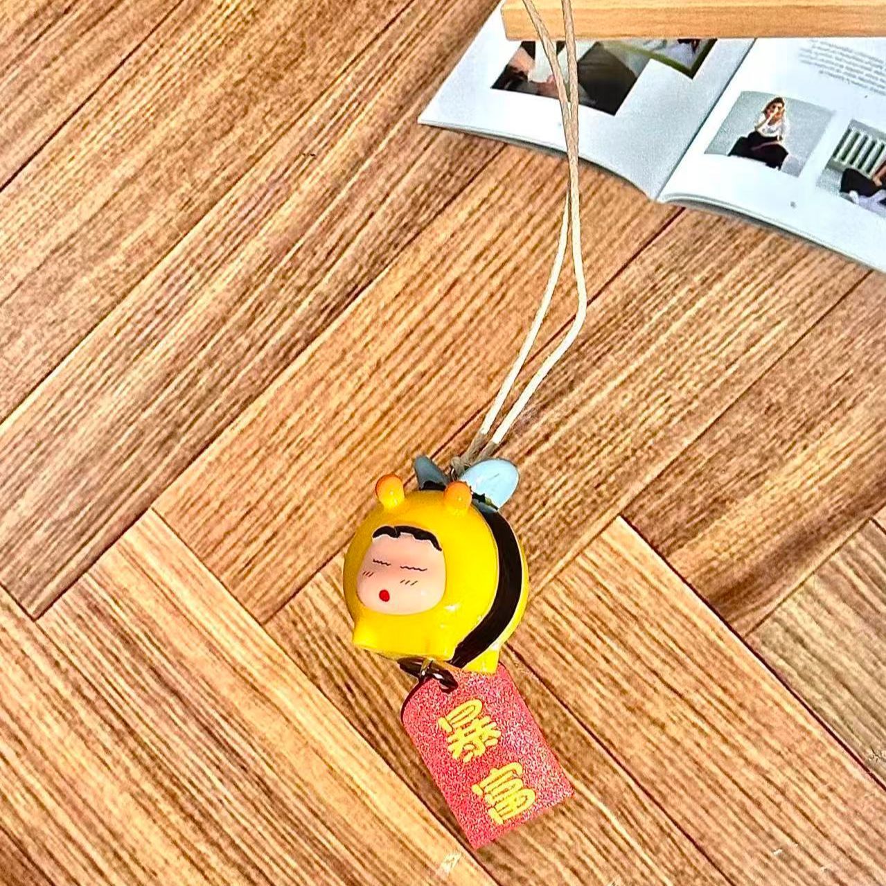 Crayon Shin-chan Bienen-Cospla – Decorative Mirror Bewertung und Preis